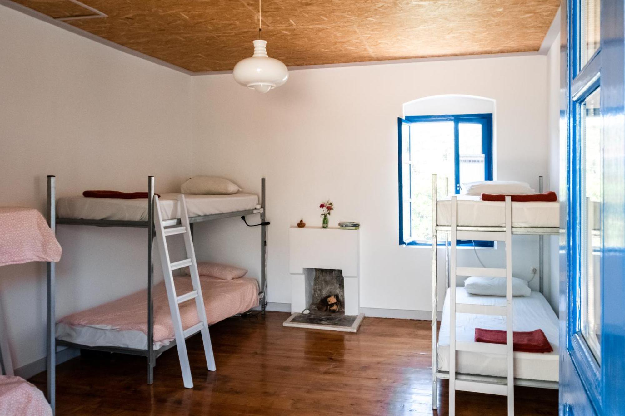 Himara Hostel *