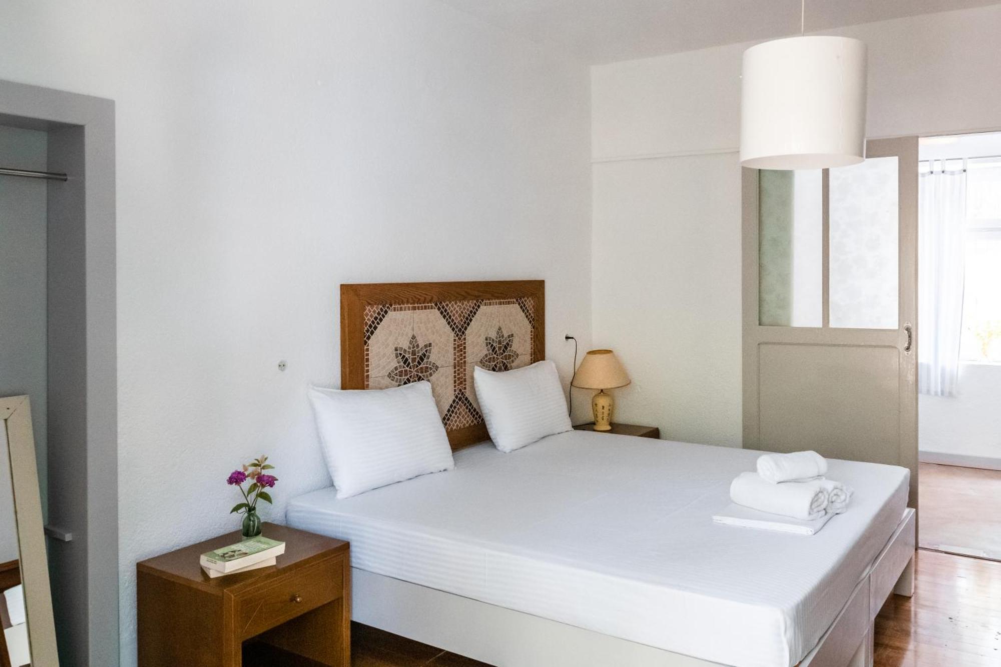 Himara Hostel *