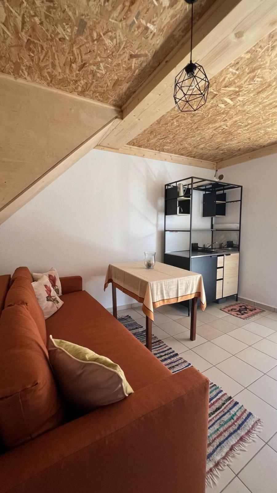 Himara Hostel Хостел *