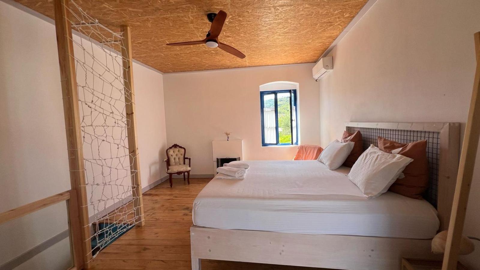 Хостел Himara Hostel *