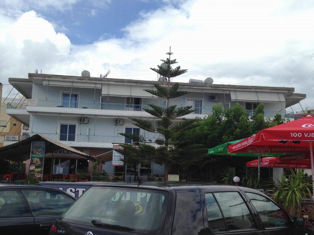 Himara Hostel
