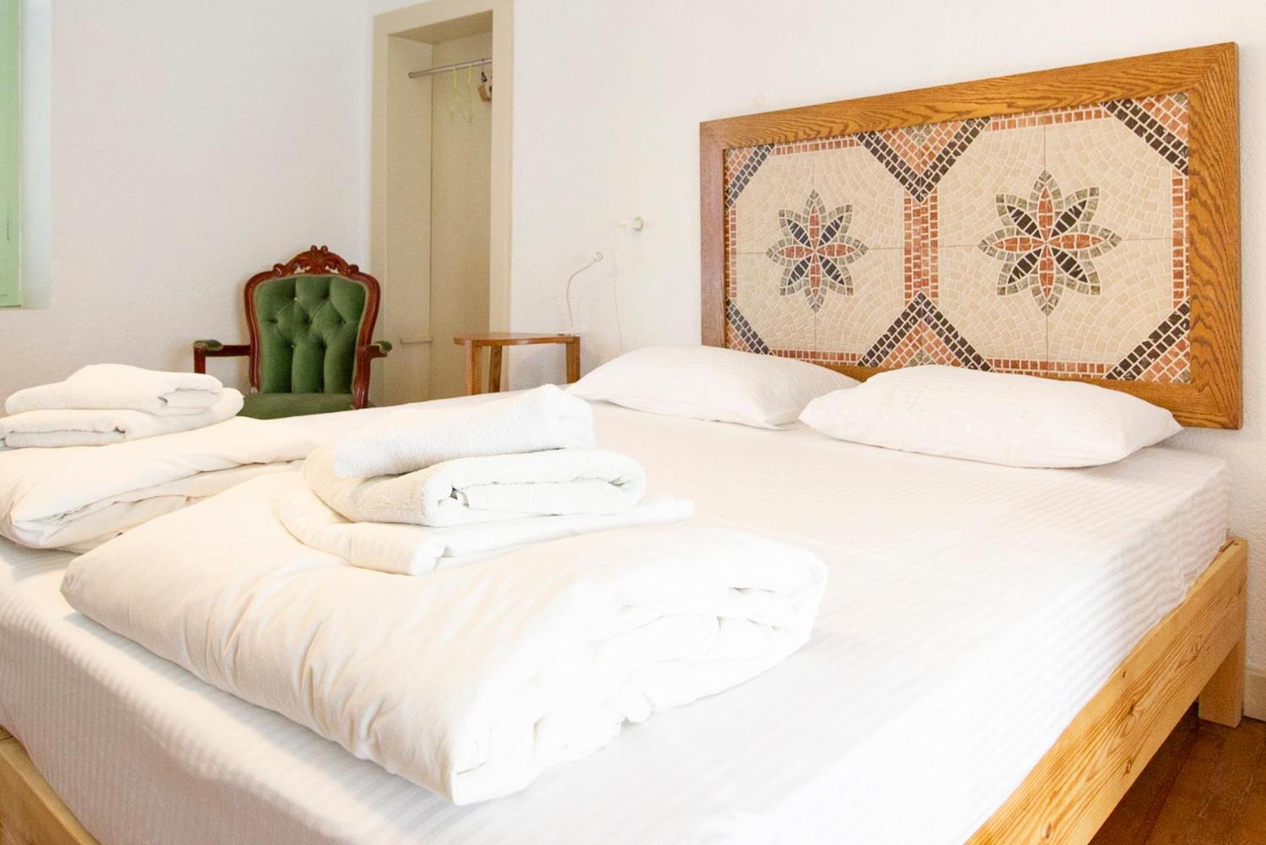 Hostal Himara