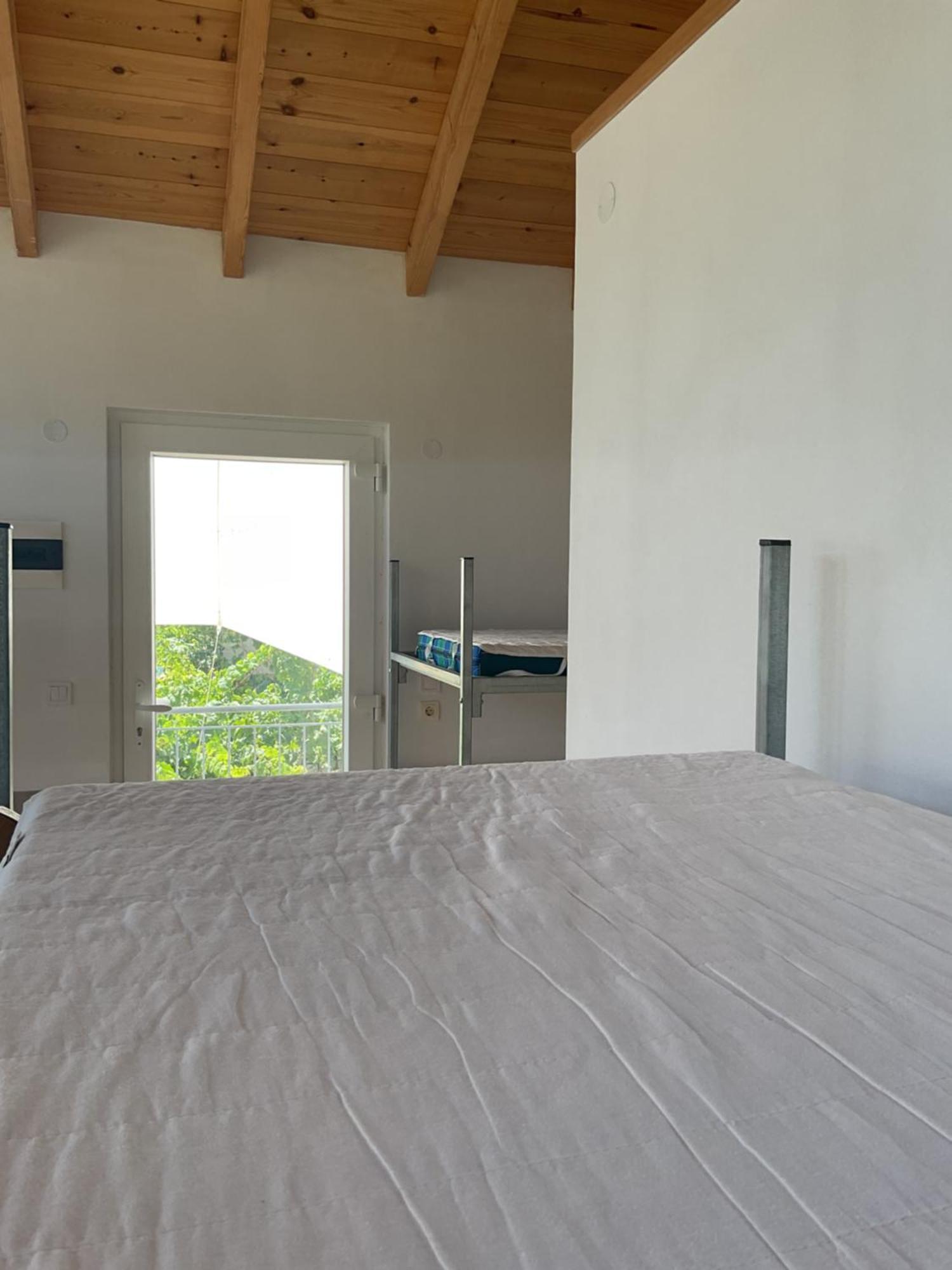Himara Hostal