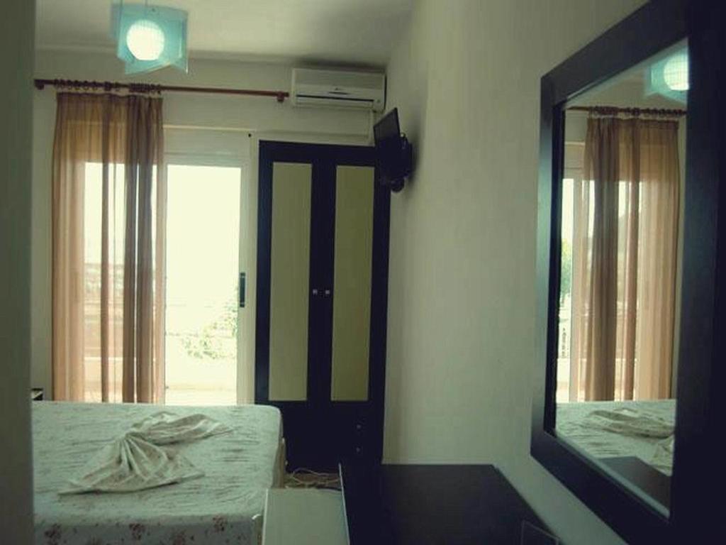 Hostal Himara *