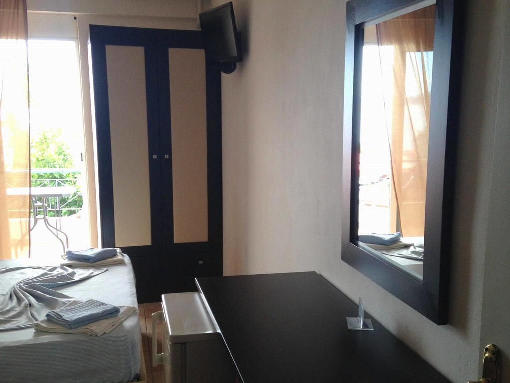 Hostal Himara