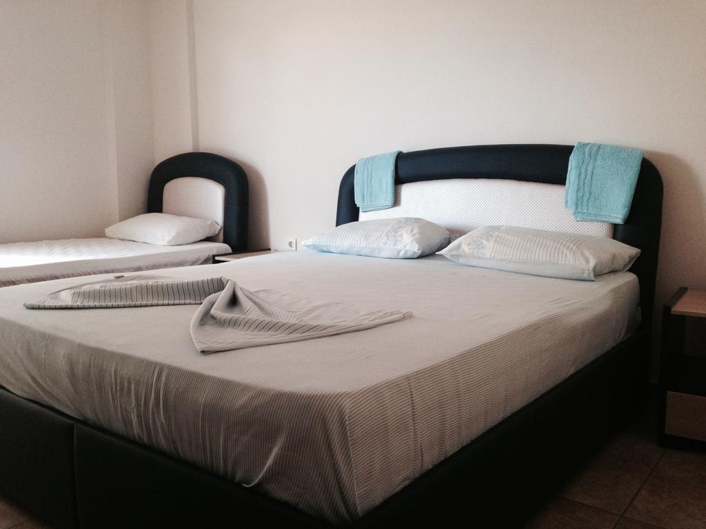 Hostal Himara *