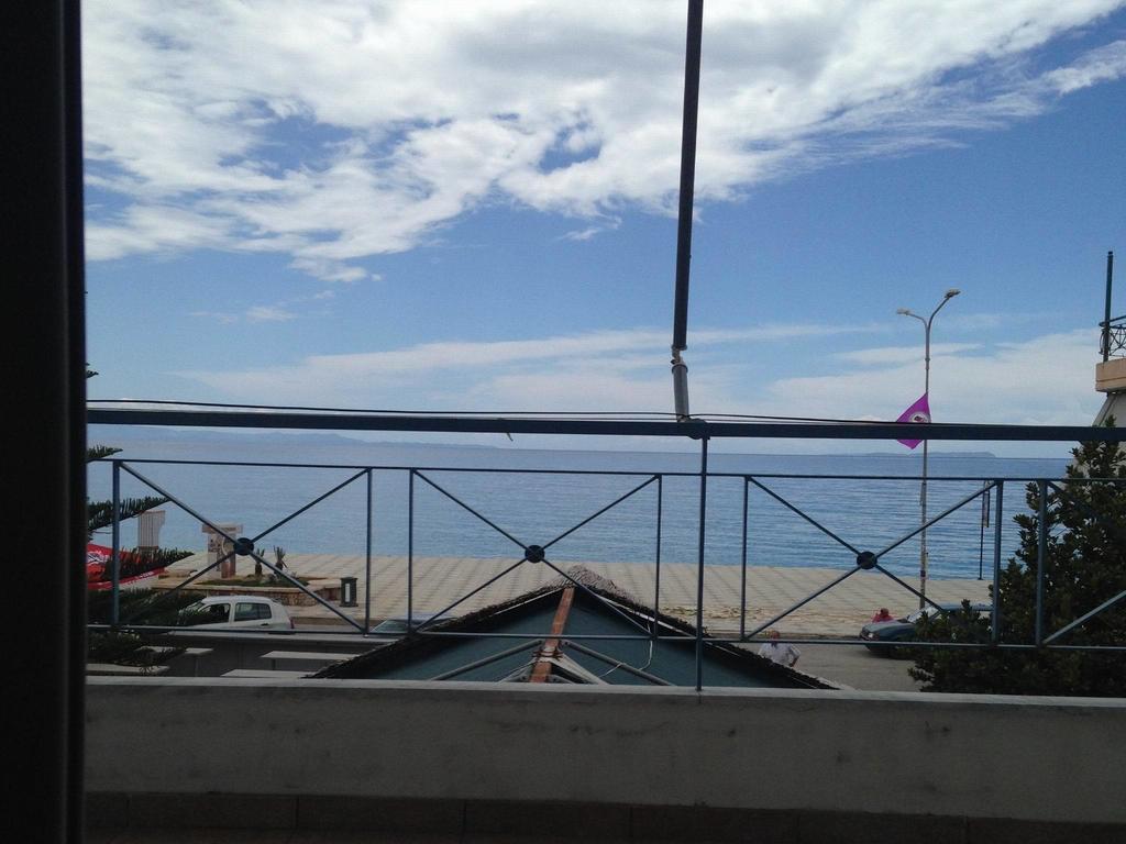 Himara Hostal *
