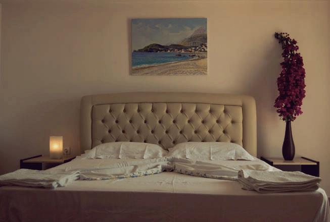 Himara Hostal *